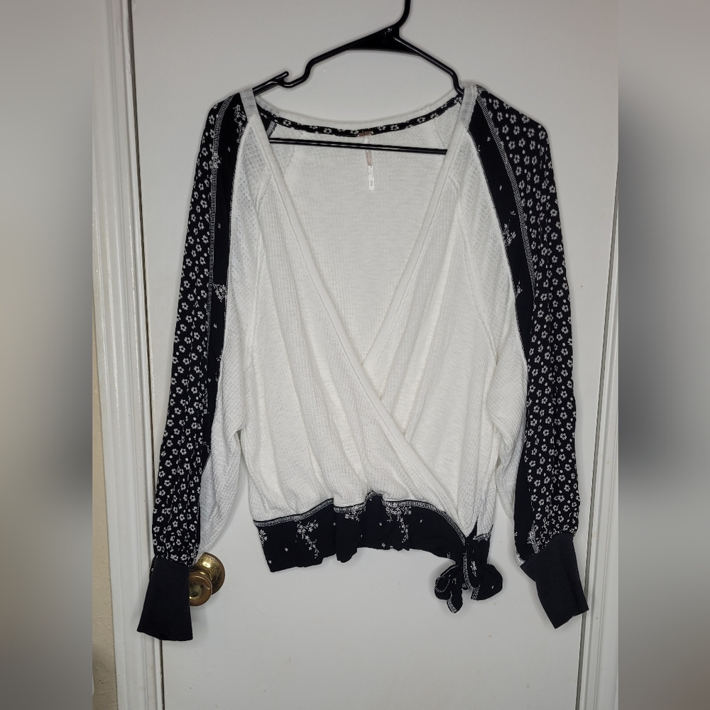 Free People Cross Over Blouse White Black Floral Long Sleeves Boho Medium Womens